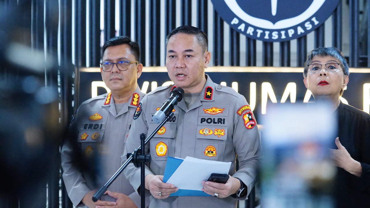 Polri Kirim Bantuan Logistik dan Oksigen untuk Dukung Penanganan Karhutla di Sejumlah Wilaya